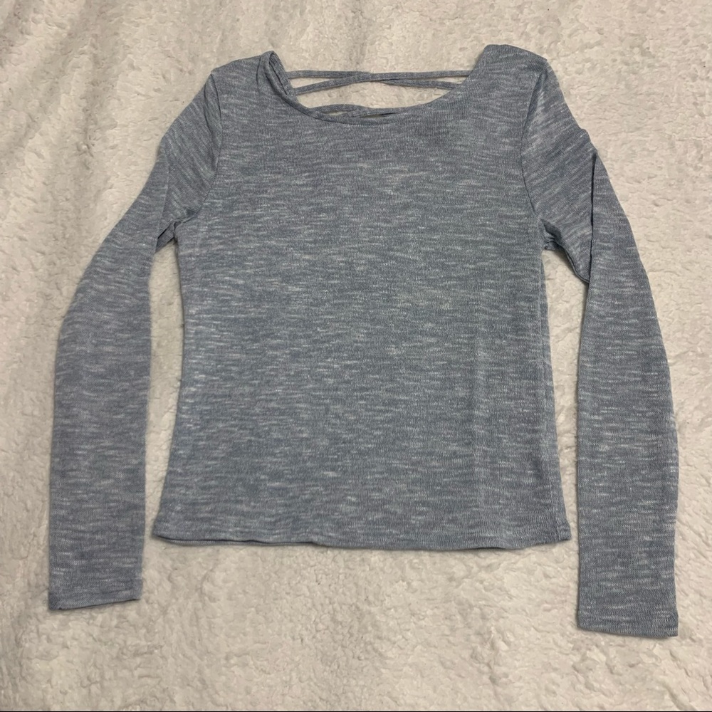 🌸 3/$15 Divided Light Blue Heather Open Detailed Back Long Sleeve Shirt Size M